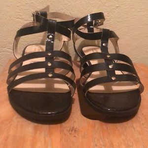 These shoes are very comfy open shoes